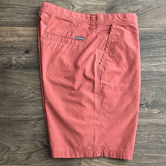Columbia Washed Out Mens Chino Shorts Rose Dust 34 - Picture 3 of 11
